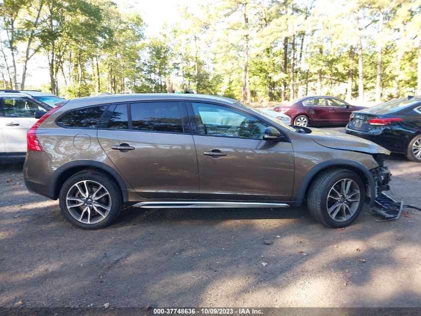 2015 VOLVO V60 CROSS COUNTRY T5 YV4612HK2F1000350