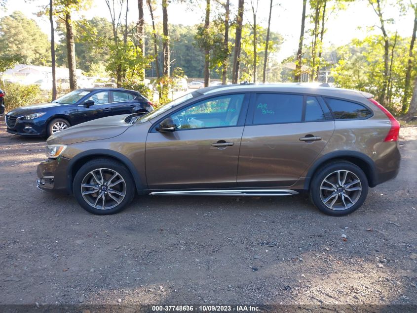 2015 VOLVO V60 CROSS COUNTRY T5 YV4612HK2F1000350