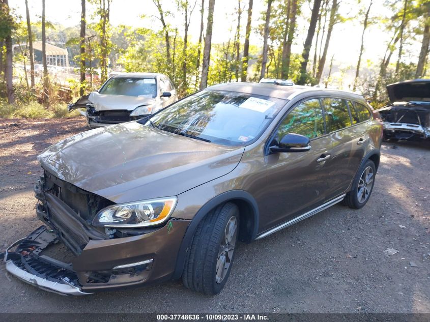 2015 VOLVO V60 CROSS COUNTRY T5 YV4612HK2F1000350