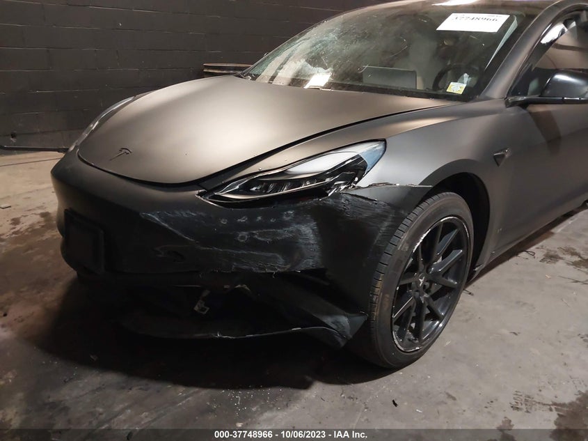 VIN 5YJ3E1EB6JF184264 2018 TESLA MODEL 3 LONG RANGE