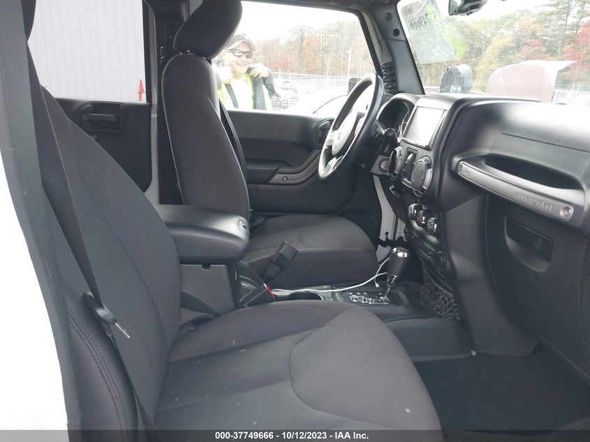 VIN 1C4HJWDG9HL623945 2017 JEEP WRANGLER UNLIMITED SPORT