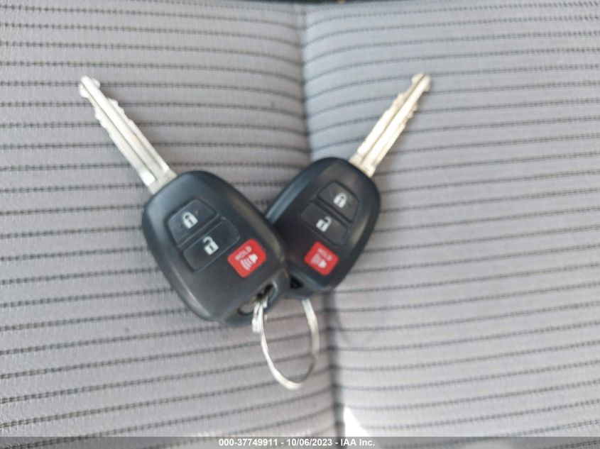 2015 TOYOTA RAV4 LE - JTMBFREV9FD109980