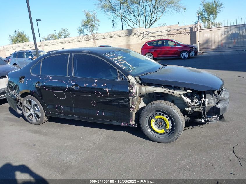 2014 VOLKSWAGEN JETTA SEDAN SE - 3VWD17AJ3EM432257