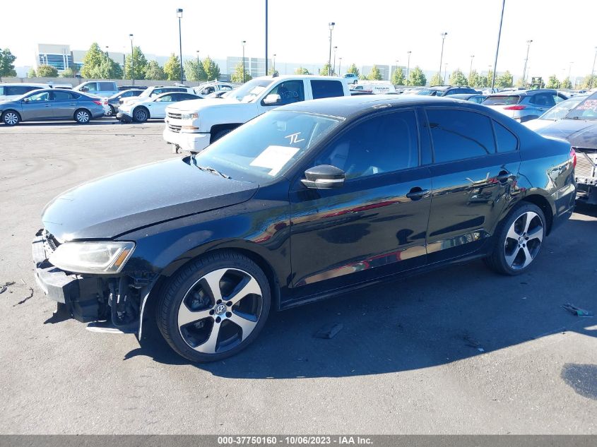 2014 VOLKSWAGEN JETTA SEDAN SE - 3VWD17AJ3EM432257