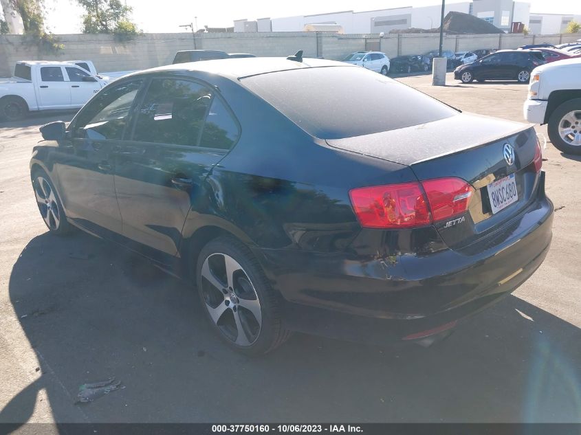 2014 VOLKSWAGEN JETTA SEDAN SE - 3VWD17AJ3EM432257