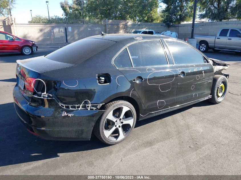 2014 VOLKSWAGEN JETTA SEDAN SE - 3VWD17AJ3EM432257