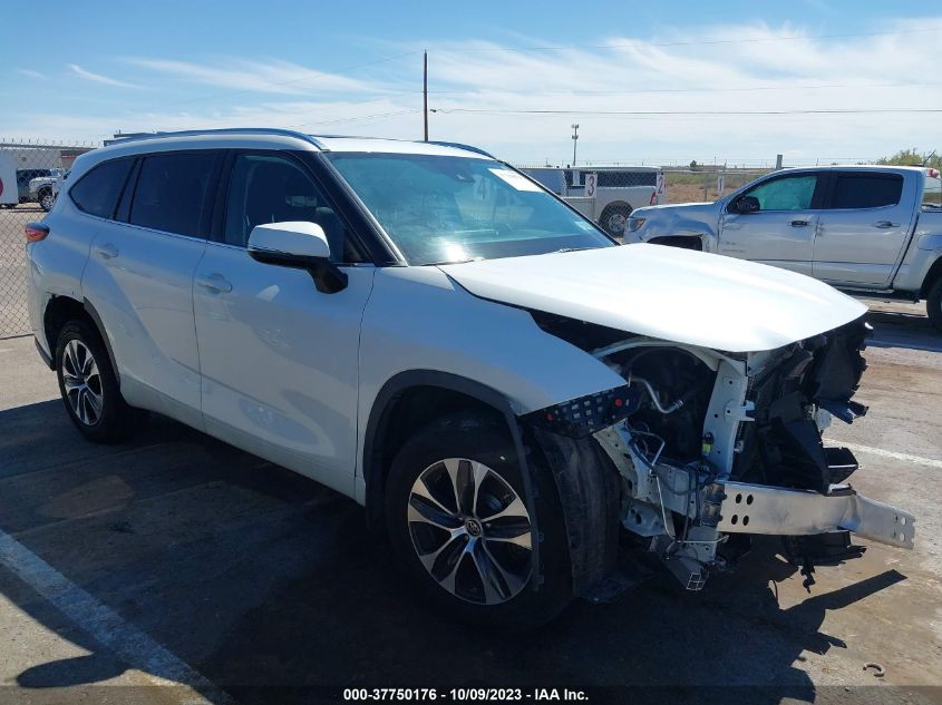 2020 TOYOTA HIGHLANDER XLE - 5TDGZRBH2LS001888