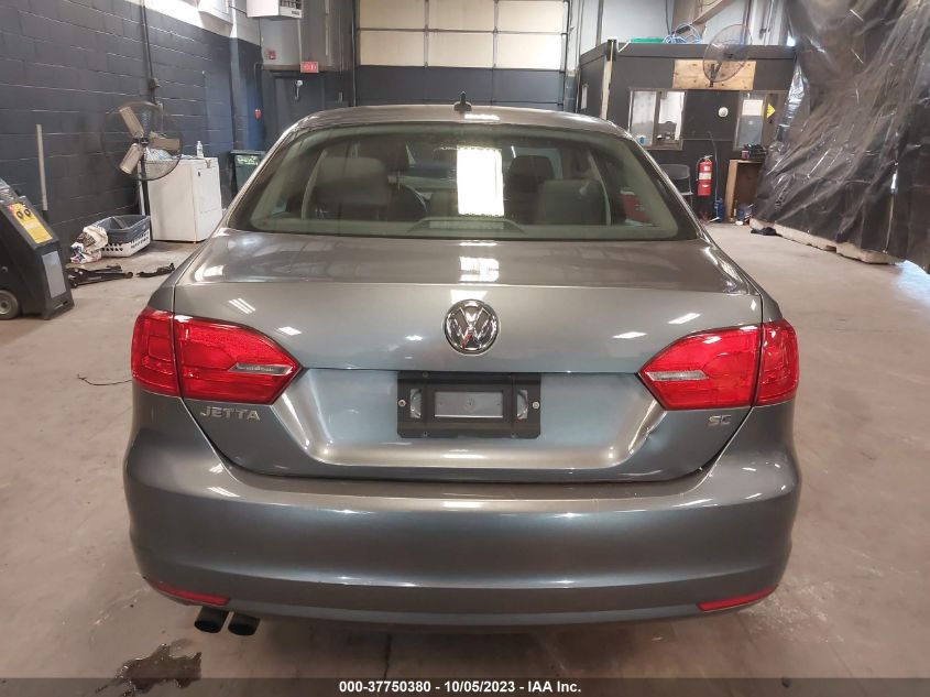 2014 VOLKSWAGEN JETTA SEDAN SE - 3VWD17AJ8EM278144