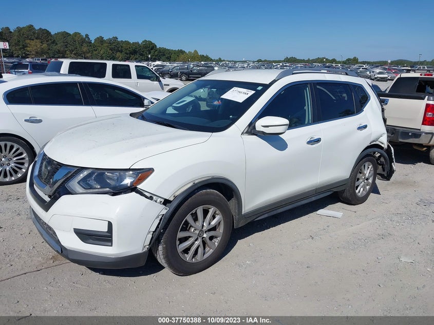VIN KNMAT2MT2JP533875 2018 NISSAN ROGUE SV