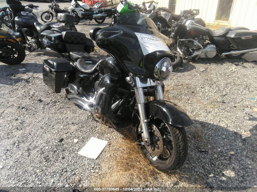 2012 HARLEY-DAVIDSON FLHX STREET GLIDE - 1HD1KBM12CB630509