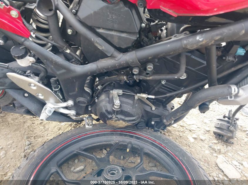 2015 YAMAHA YZFR3 MH3RH06Y8FK003787