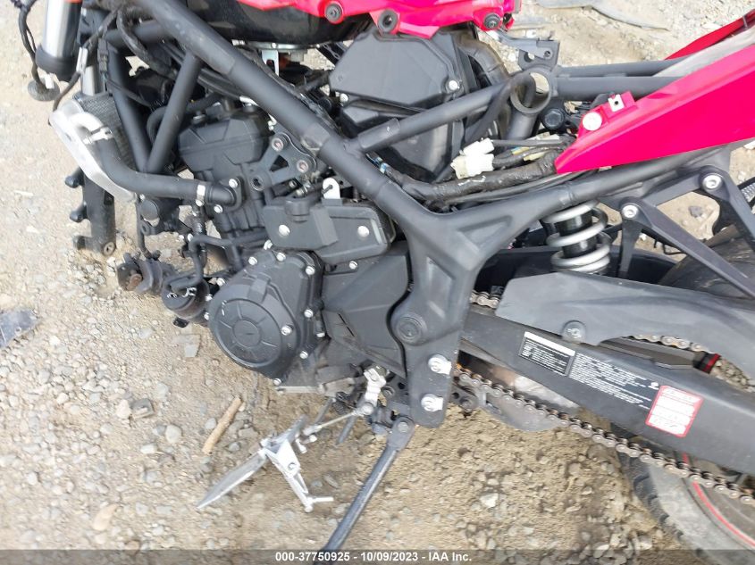 2015 YAMAHA YZFR3 MH3RH06Y8FK003787