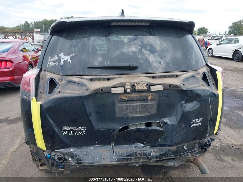 VIN 2T3RFREV3JW802960 2018 TOYOTA RAV4 XLE/ADVENTURE