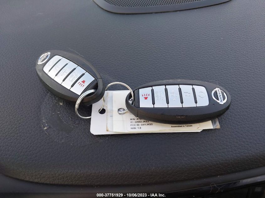 2019 NISSAN ROGUE SV - 5N1AT2MT2KC772184