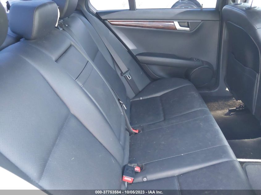 2014 MERCEDES-BENZ C 250 SPORT/LUXURY - WDDGF4HB8EA962273