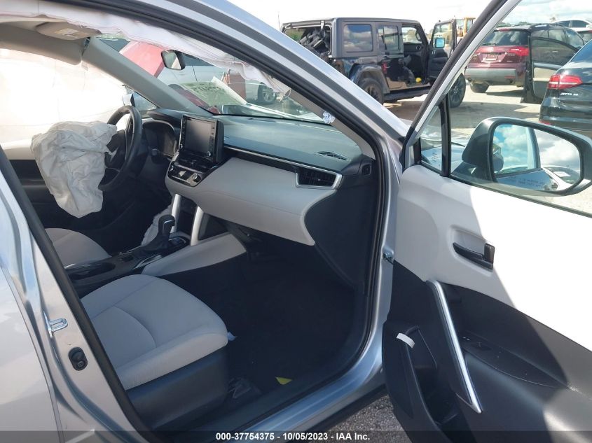 2022 TOYOTA COROLLA CROSS LE - 7MUCAAAG4NV012173