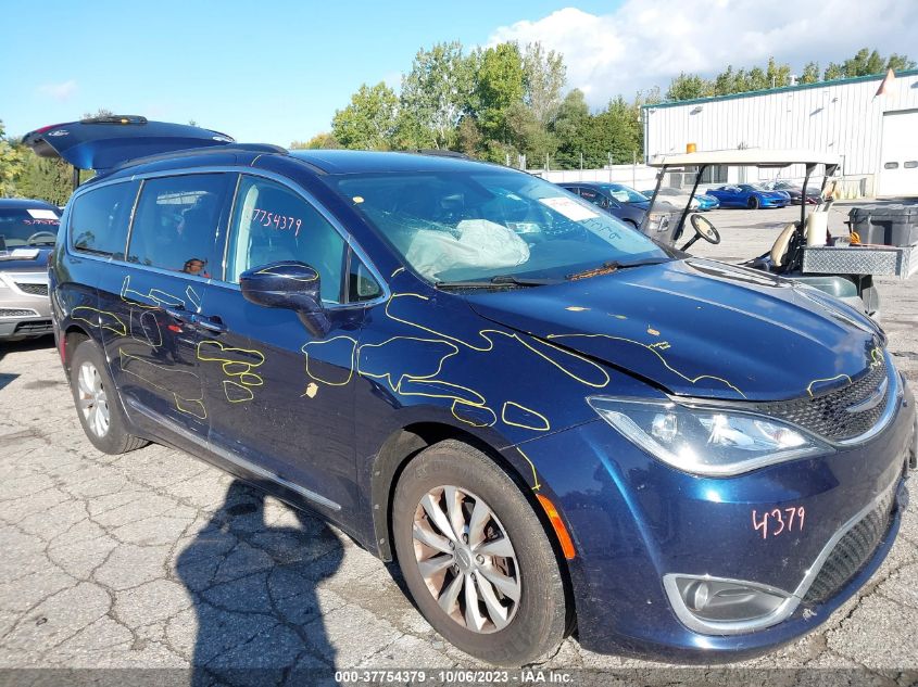 2C4RC1BG8HR688569 2017 CHRYSLER PACIFICA, photo no. 1