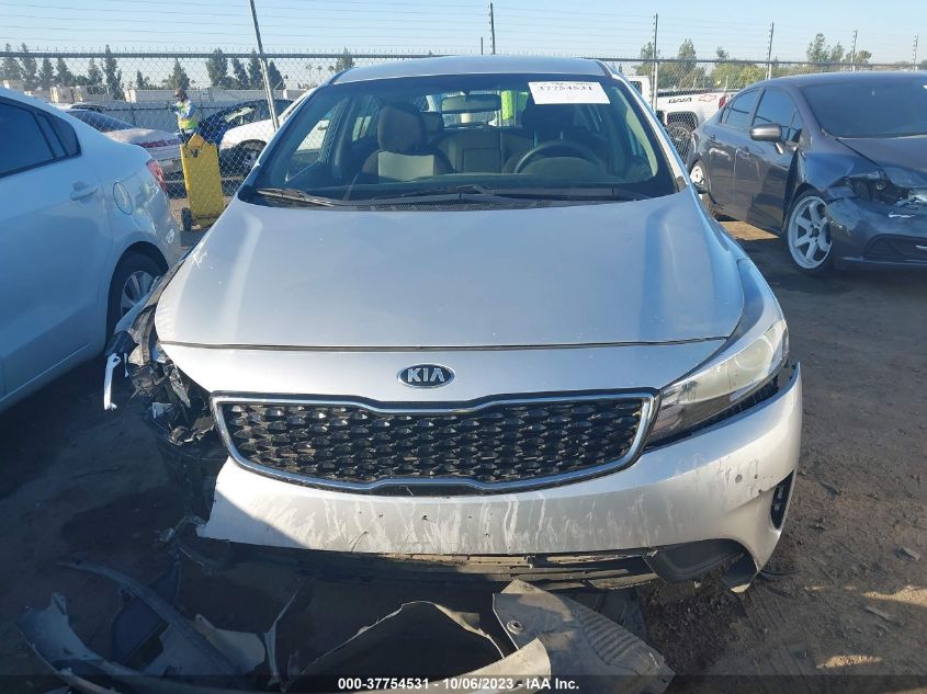2018 KIA FORTE5 LX - KNAFK5A81J5772837