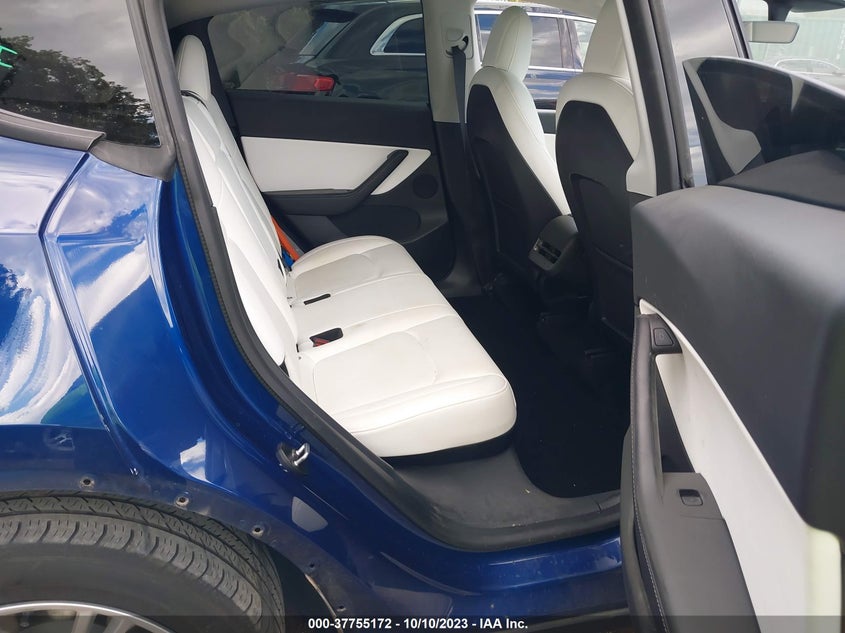 VIN 5YJYGDEE1MF305704 2021 TESLA MODEL Y LONG RANGE
