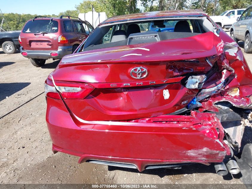 2018 TOYOTA CAMRY LE/SE/XLE/L - 4T1B11HK8JU565555