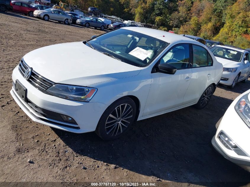 2015 VOLKSWAGEN JETTA SEDAN 1.8T SPORT 3VWD17AJ6FM425417