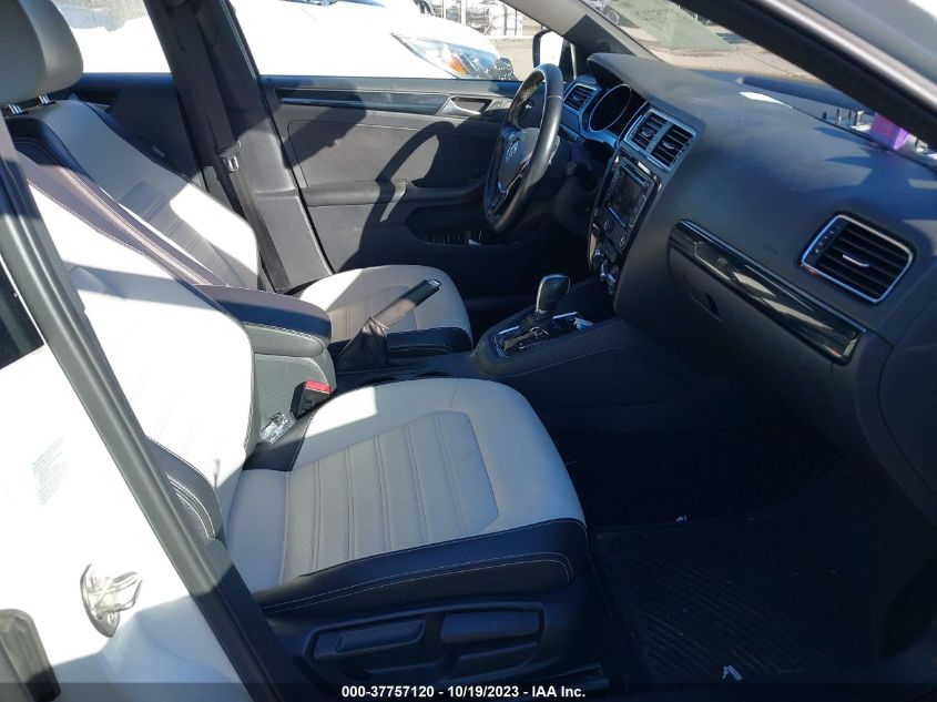 2015 VOLKSWAGEN JETTA SEDAN 1.8T SPORT 3VWD17AJ6FM425417