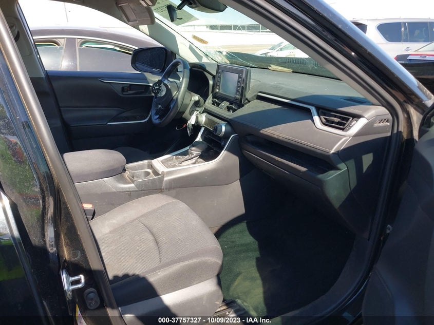 VIN 2T3F1RFV5KW004087 2019 TOYOTA RAV4 LE