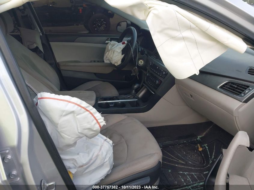 2016 HYUNDAI SONATA 2.4L SE - 5NPE24AF1GH294094
