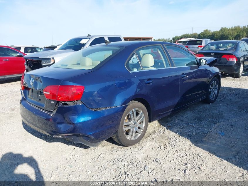 2014 VOLKSWAGEN JETTA SEDAN SE - 3VWD17AJ6EM363192