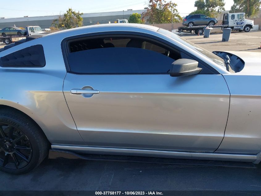 2014 FORD MUSTANG V6 - 1ZVBP8AM0E5200985