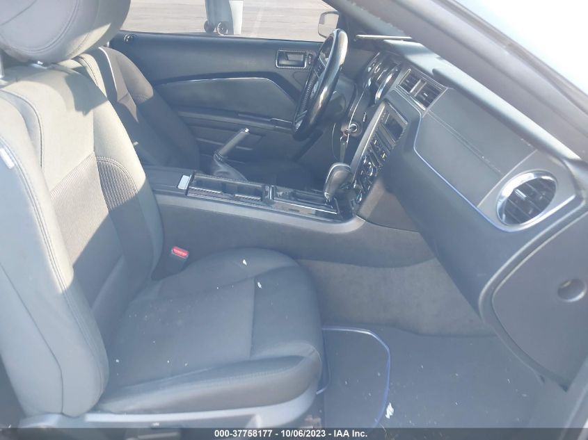 2014 FORD MUSTANG V6 - 1ZVBP8AM0E5200985