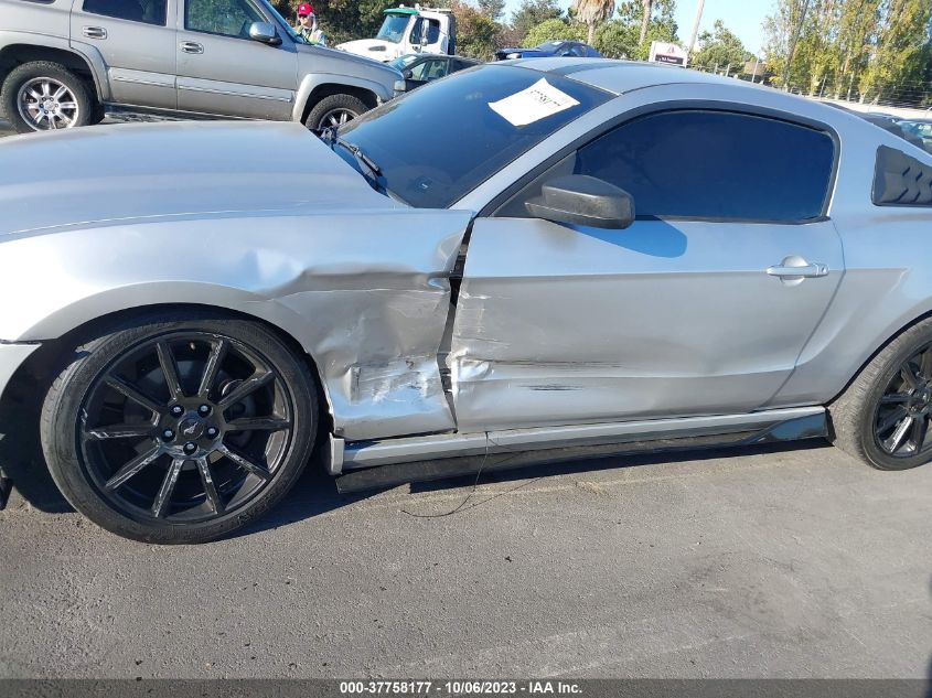 2014 FORD MUSTANG V6 - 1ZVBP8AM0E5200985