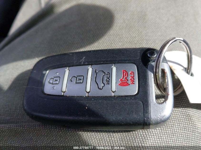 2013 HYUNDAI ELANTRA GT - KMHD35LEXDU090703