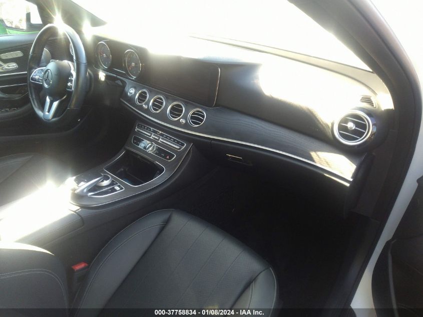 2019 MERCEDES-BENZ E 300 4MATIC WDDZF4KB7KA585545