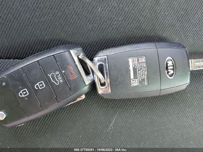 2015 KIA SOUL + - KNDJP3A50F7152100