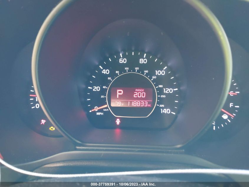 2015 KIA SOUL + - KNDJP3A50F7152100