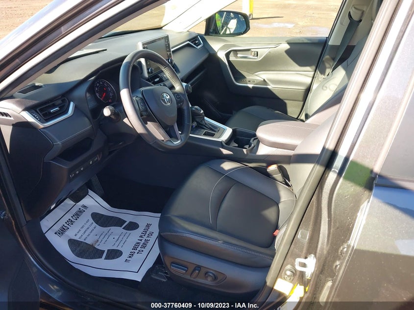 VIN JTMA1RFV0LJ037122 2020 TOYOTA RAV4 XLE PREMIUM