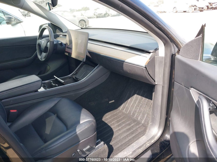 VIN 5YJYGDEE8MF084313 2021 TESLA MODEL Y