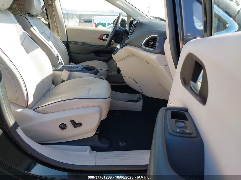 VIN 2C4RC1GG9HR695278 2017 CHRYSLER PACIFICA LIMITED