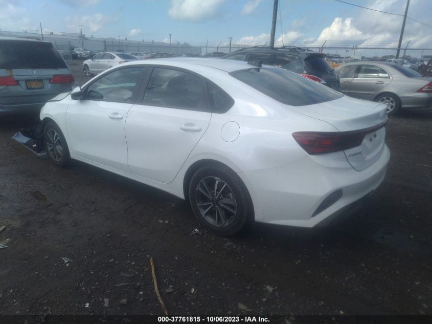 3KPF24AD7PE515852 Kia Forte LXS 3