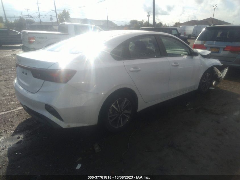 3KPF24AD7PE515852 Kia Forte LXS 4