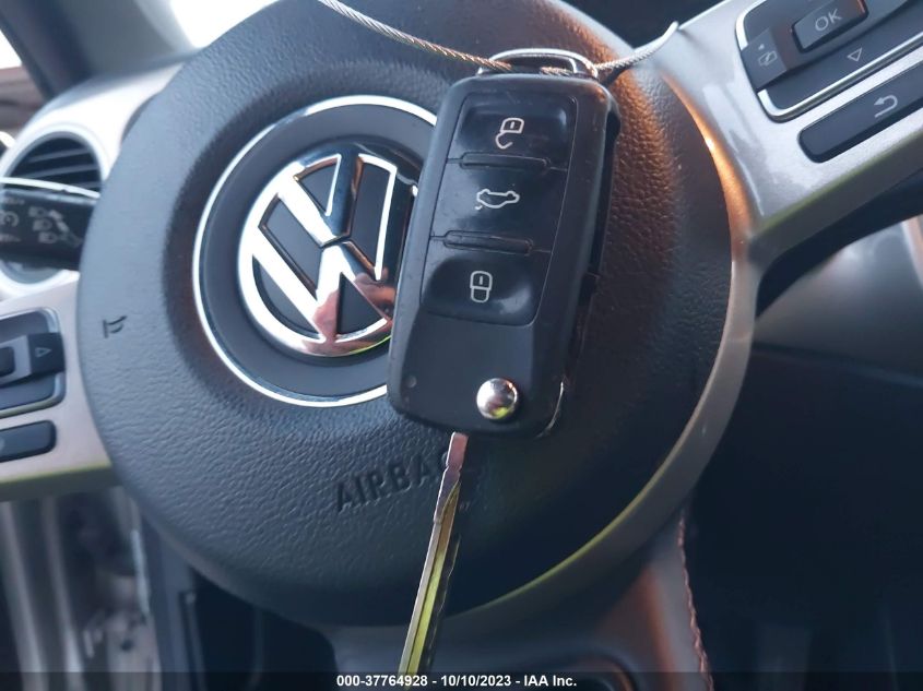 2015 VOLKSWAGEN BEETLE CONVERTIBLE 1.8T CLASSIC 3VW517AT8FM809253
