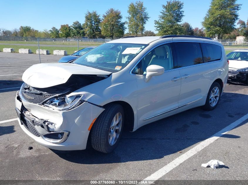 2C4RC1BG8HR704222 2017 CHRYSLER PACIFICA, photo no. 2