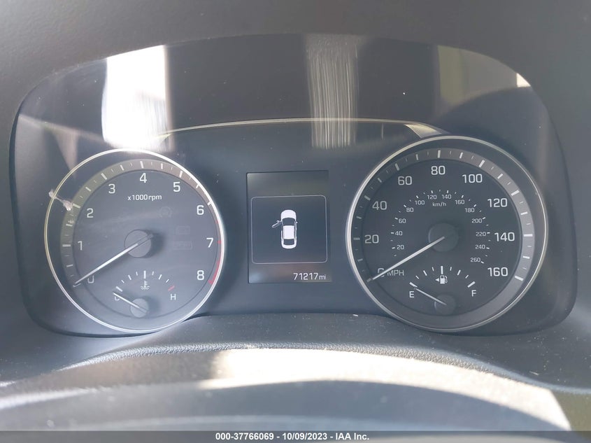 VIN 5NPD84LF0JH233902 2018 HYUNDAI ELANTRA SEL