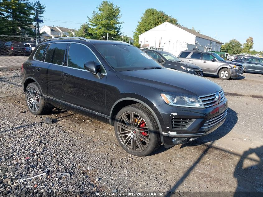 VIN WVGRF7BP7HD003342 2017 VOLKSWAGEN TOUAREG no.1