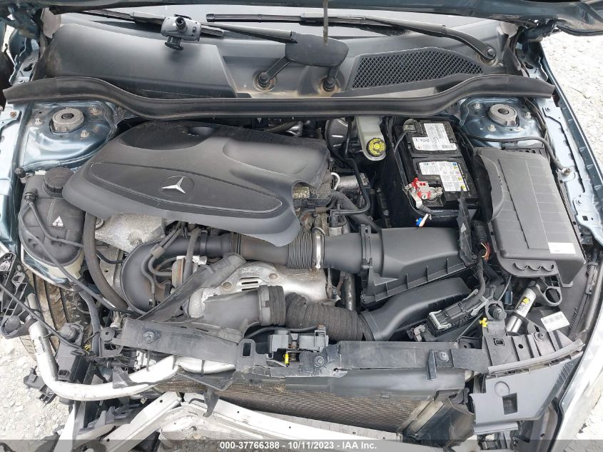 2015 MERCEDES-BENZ GLA 250 - WDCTG4GBXFJ059755