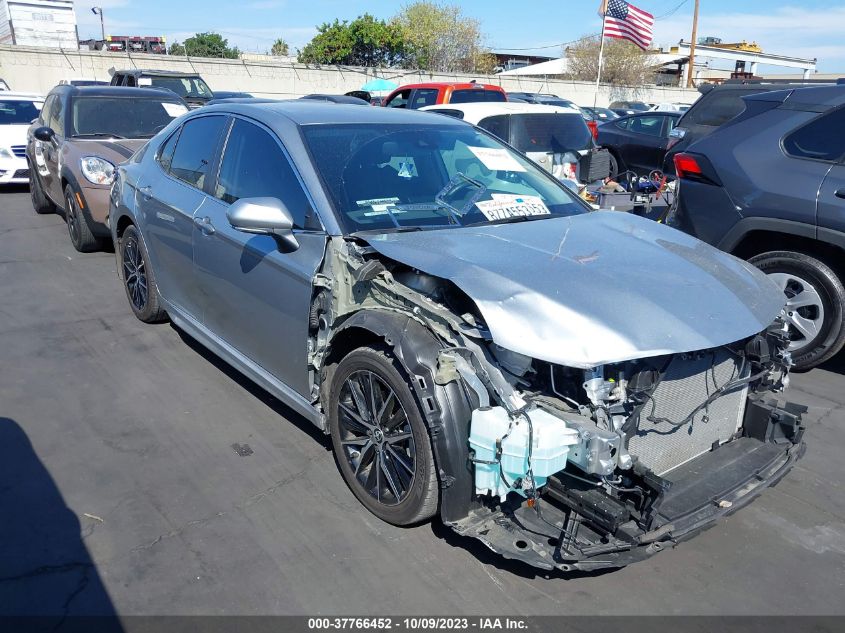 2022 TOYOTA CAMRY SE - 4T1T11AK0NU661474