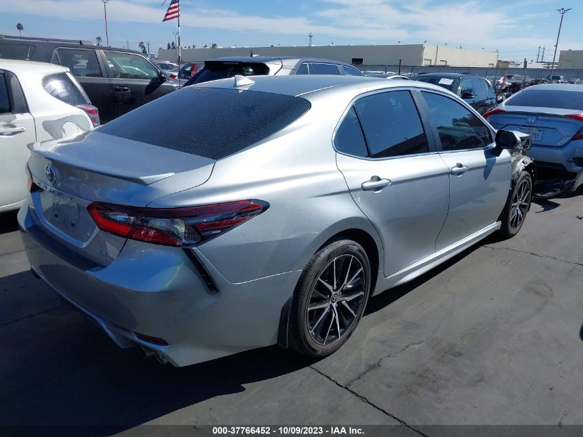 2022 TOYOTA CAMRY SE - 4T1T11AK0NU661474