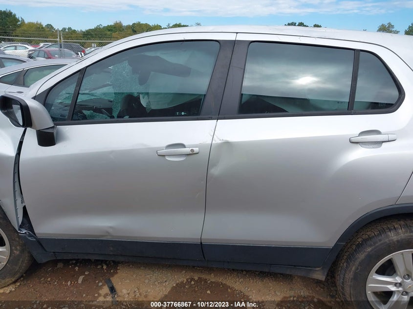 VIN KL7CJNSB1JB509409 2018 CHEVROLET TRAX LS