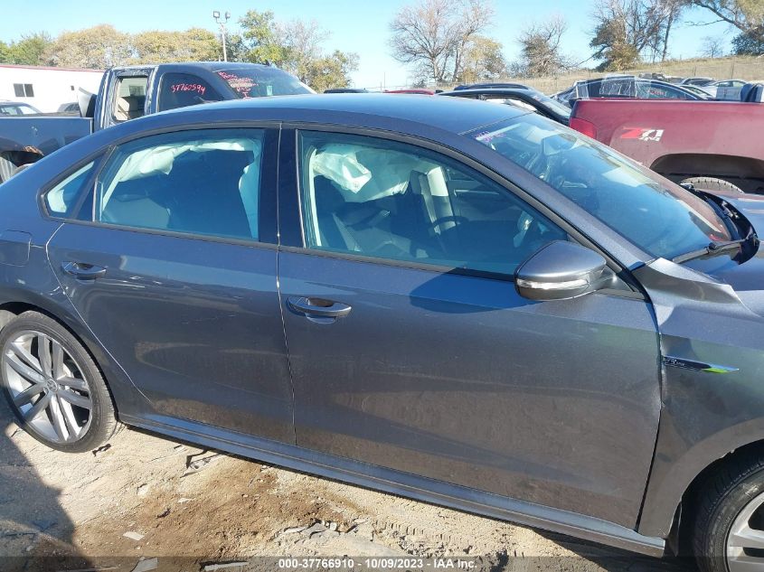 2018 VOLKSWAGEN PASSAT 2.0T S/R-LINE - 1VWAA7A32JC013655